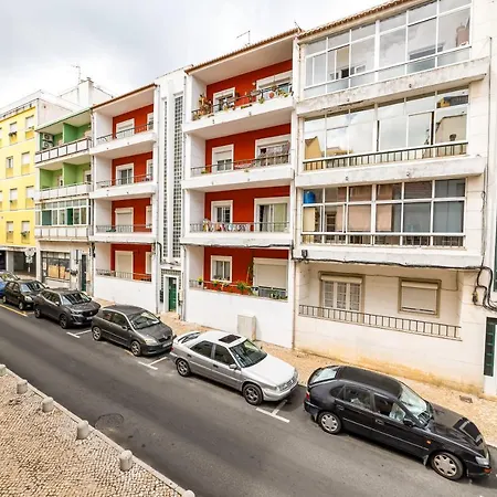 Golden Place - Cacilhas Apartment *