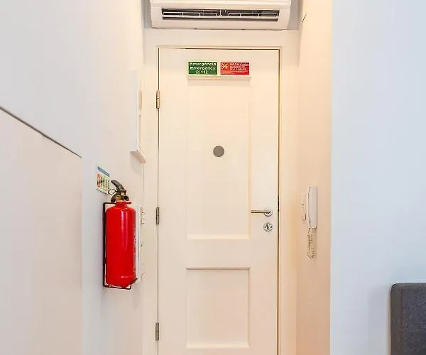 Golden Place - Cacilhas *